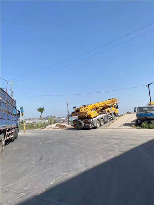 隆德县25吨吊车的租赁价格大概是多少？